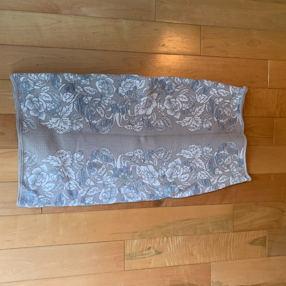 BCBG Pencil Skirt - XS - Picture 3 of 4